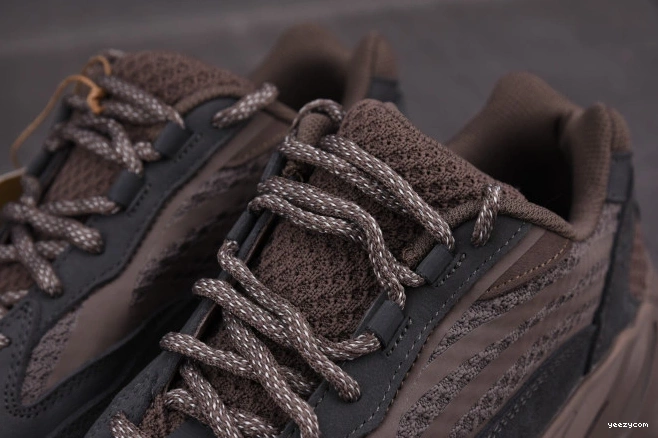 V2 ADIDAS Boost GZ0724 'Mauve' Yeezy 700 1101